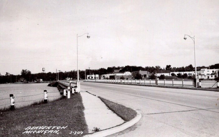 Beaverton - Old Post Card Photo (newer photo)